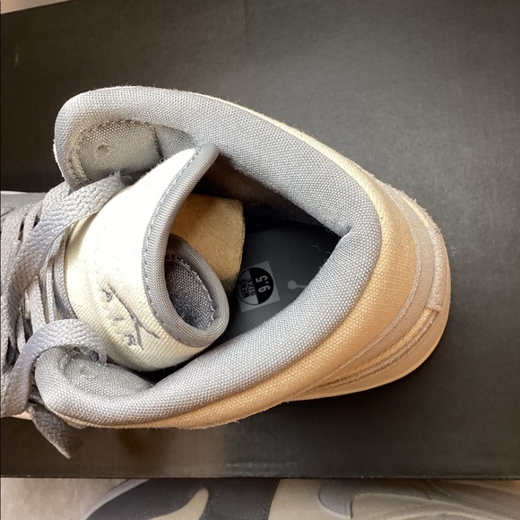 Air Jordan 1 Mid SE - Picture 6 of 11